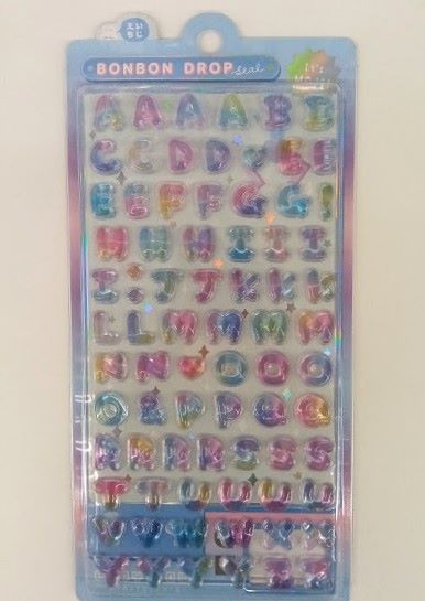 【メール便ＯＫ】クーリア　ボンボンドロップシール　アルファベット　 91246